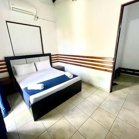 Hotel One Sixty Dehiwala-Mount Lavinia Exterior photo