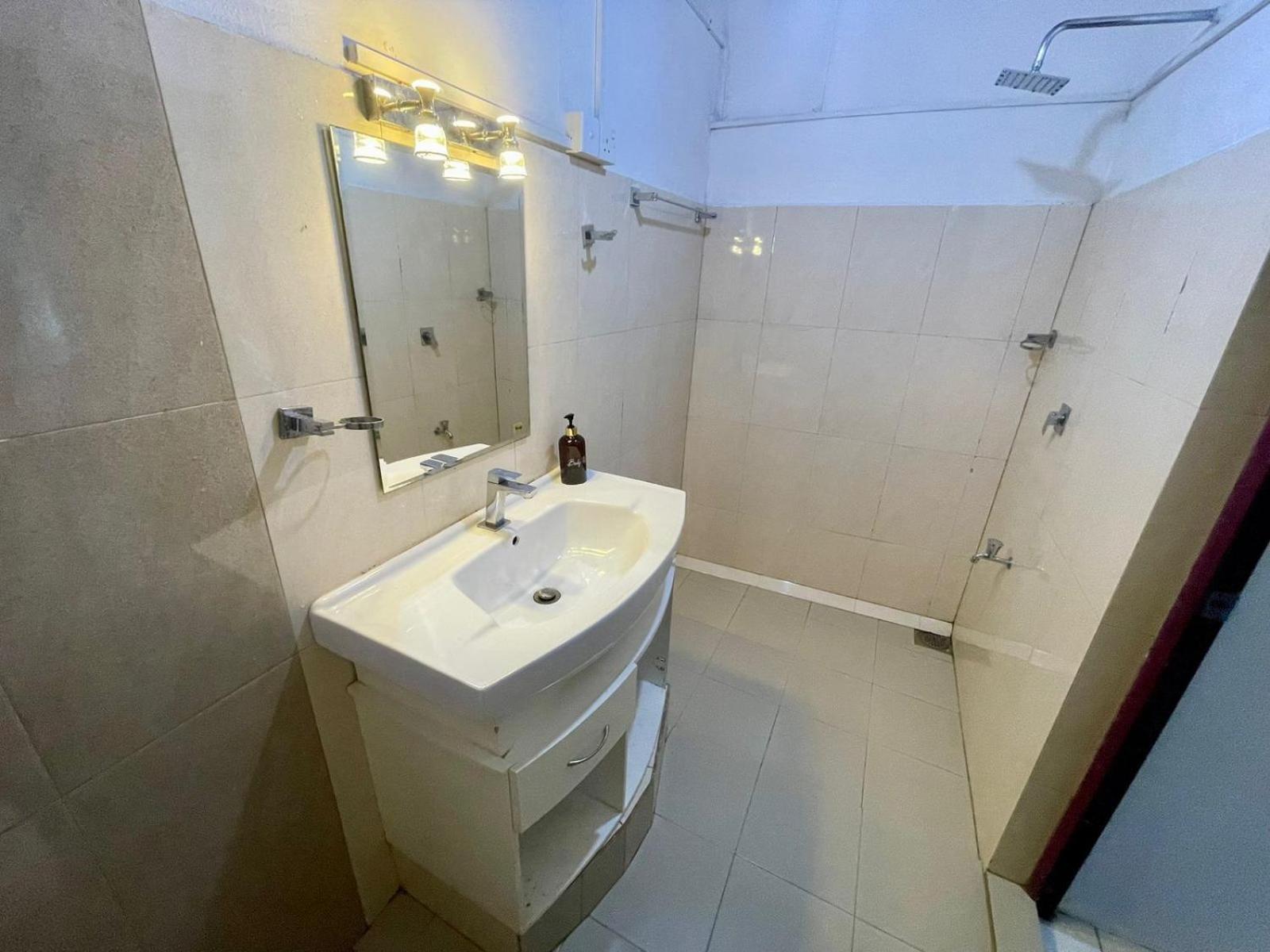 Hotel One Sixty Dehiwala-Mount Lavinia Exterior photo